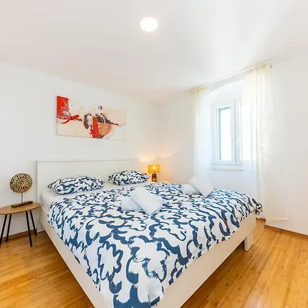 Romantic View Apartman *