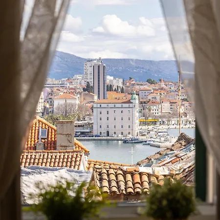 Romantic View Apartman *