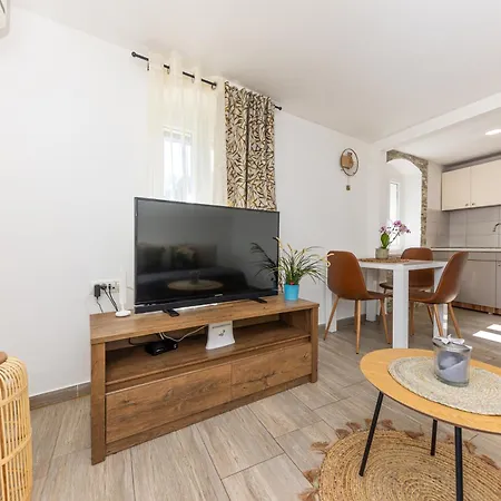 Apartment Romantic View Split